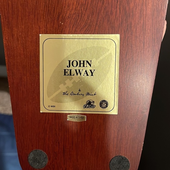 John Elway Figurine by Danbury Mint - Picture 4 of 5